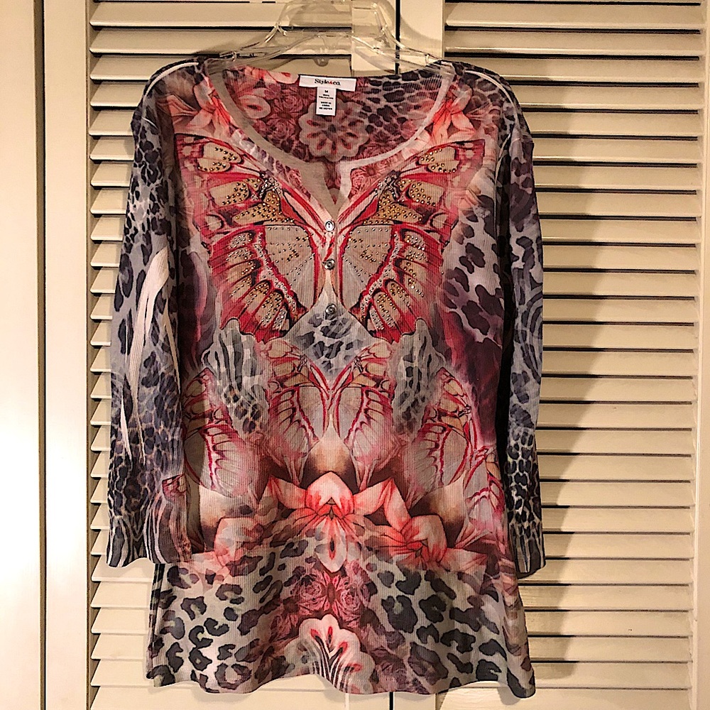 SALE‼️ Sparkly Henley Top with Butterfly